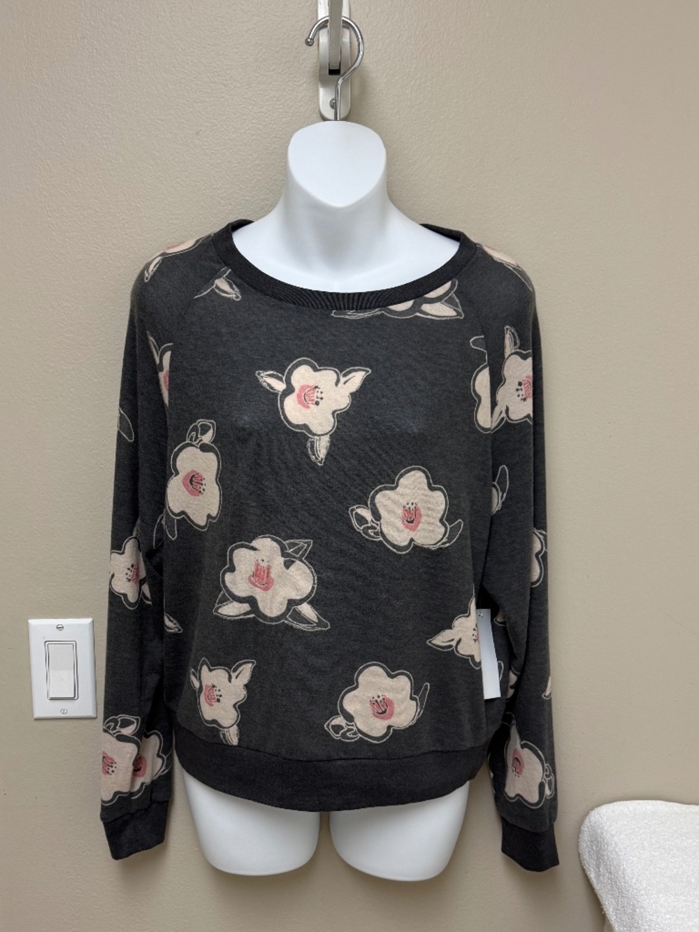 NEW! HONEYDEW Intimates Long Sleeve Sleepwear Lounge Pajama Top Black Pink Small